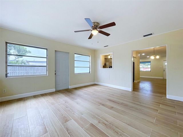 9813 51ST AVENUE N, St Petersburg, FL 33708