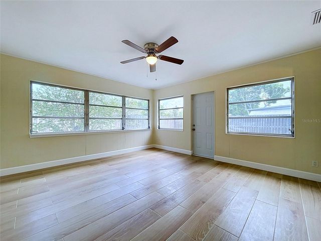 9813 51ST AVENUE N, St Petersburg, FL 33708