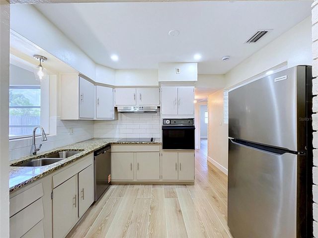 9813 51ST AVENUE N, St Petersburg, FL 33708