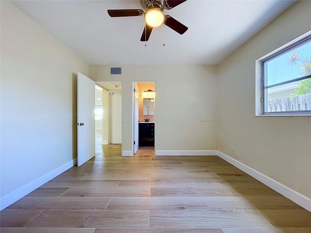 9813 51ST AVENUE N, St Petersburg, FL 33708