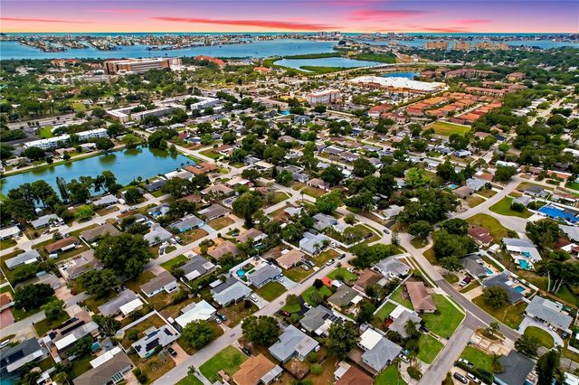9813 51ST AVENUE N, St Petersburg, FL 33708