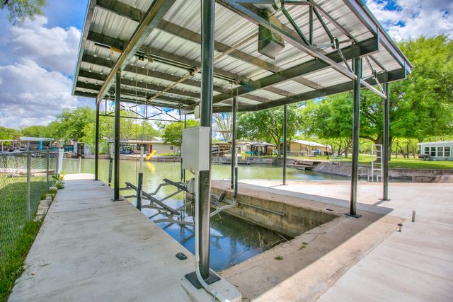 2590 Sleepy Hollow Road, San Angelo, TX 76904