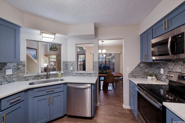 4402 Bending Oak, San Antonio, TX 78249