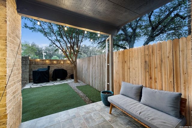 4402 Bending Oak, San Antonio, TX 78249