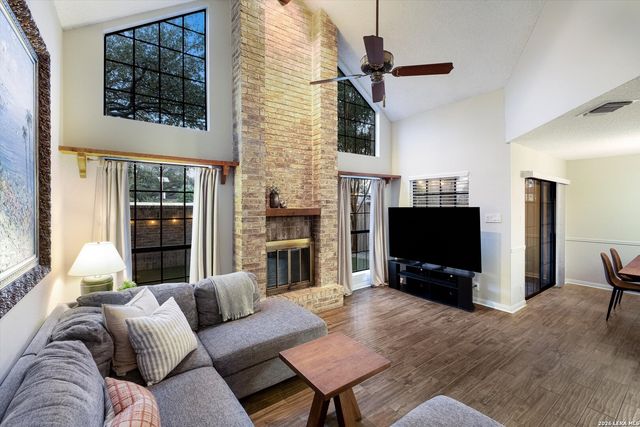 4402 Bending Oak, San Antonio, TX 78249