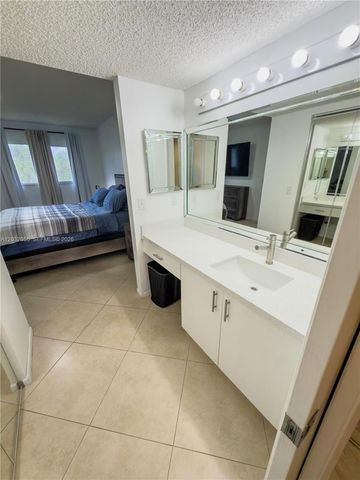 1200 SW 137th Avenue 305E, Pembroke Pines, FL 33027