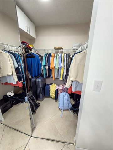 1200 SW 137th Avenue 305E, Pembroke Pines, FL 33027