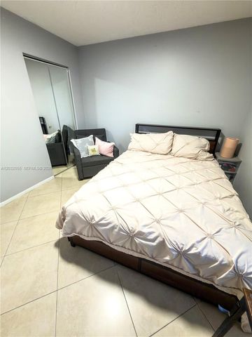 1200 SW 137th Avenue 305E, Pembroke Pines, FL 33027