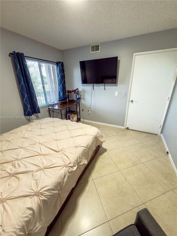 1200 SW 137th Avenue 305E, Pembroke Pines, FL 33027