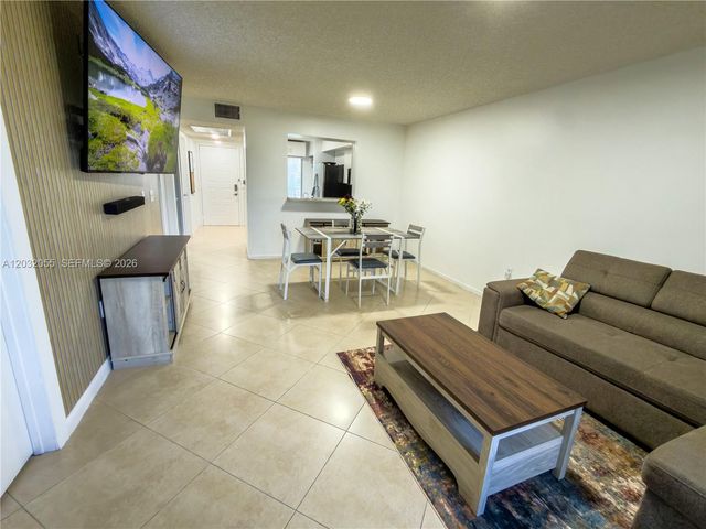 1200 SW 137th Avenue 305E, Pembroke Pines, FL 33027
