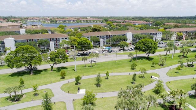 1200 SW 137th Avenue 305E, Pembroke Pines, FL 33027