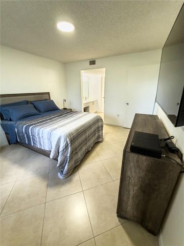 1200 SW 137th Avenue 305E, Pembroke Pines, FL 33027