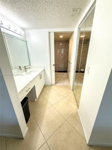 1200 SW 137th Avenue 305E, Pembroke Pines, FL 33027