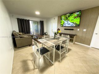 1200 SW 137th Avenue 305E, Pembroke Pines, FL 33027