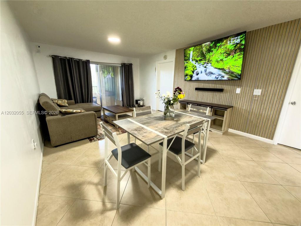 1200 SW 137th Avenue 305E, Pembroke Pines, FL 33027