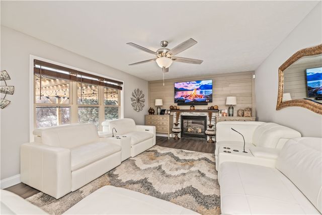 25 Sedgefield Court, Irondequoit, NY 14622