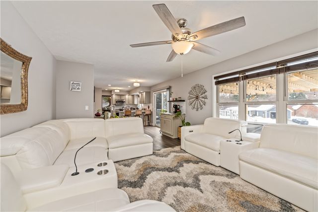 25 Sedgefield Court, Irondequoit, NY 14622