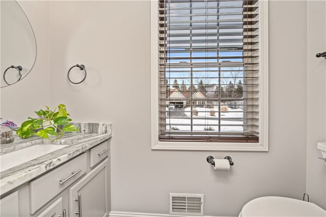 25 Sedgefield Court, Irondequoit, NY 14622