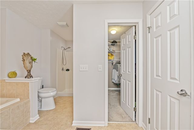 25 Sedgefield Court, Irondequoit, NY 14622