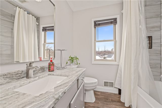 25 Sedgefield Court, Irondequoit, NY 14622