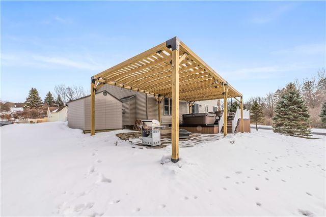 25 Sedgefield Court, Irondequoit, NY 14622