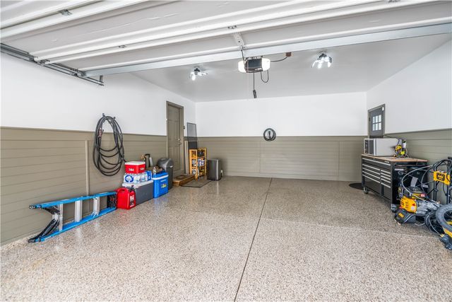 25 Sedgefield Court, Irondequoit, NY 14622