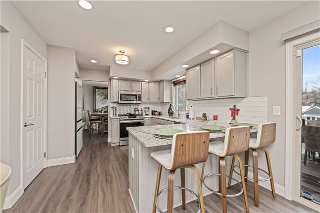 25 Sedgefield Court, Irondequoit, NY 14622