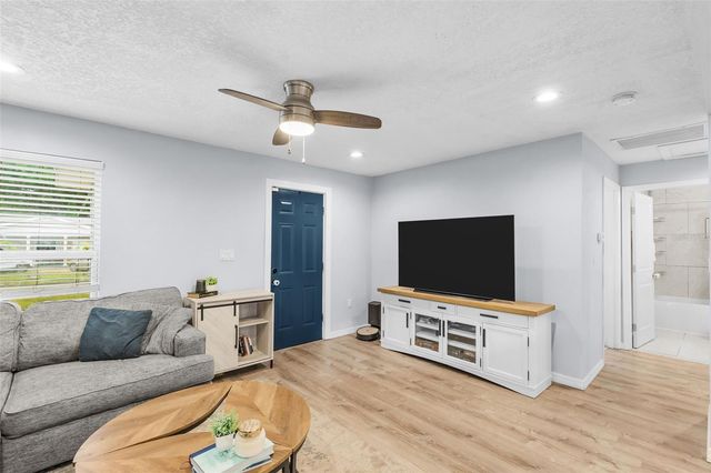 1504 W KIRBY STREET, Tampa, FL 33604