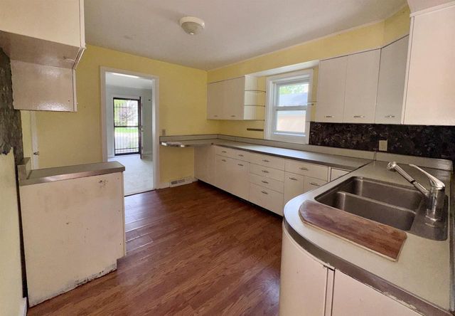 127 S Harmony Drive, Janesville, WI 53545