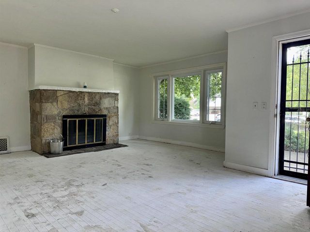 127 S Harmony Drive, Janesville, WI 53545