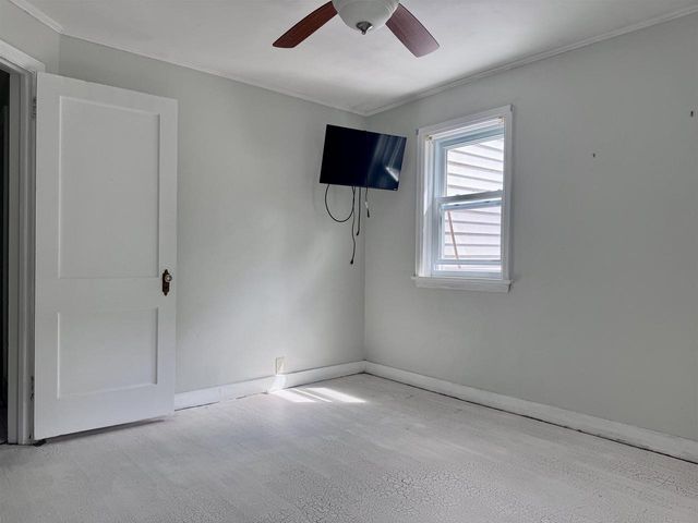 127 S Harmony Drive, Janesville, WI 53545
