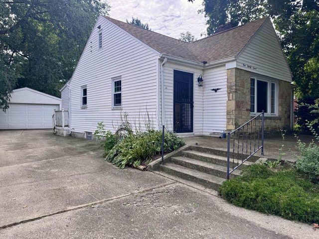127 S Harmony Drive, Janesville, WI 53545