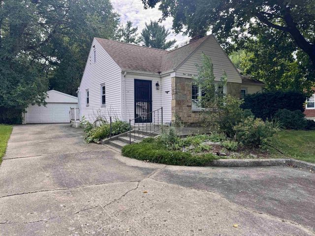 127 S Harmony Drive, Janesville, WI 53545