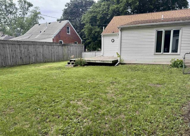 127 S Harmony Drive, Janesville, WI 53545