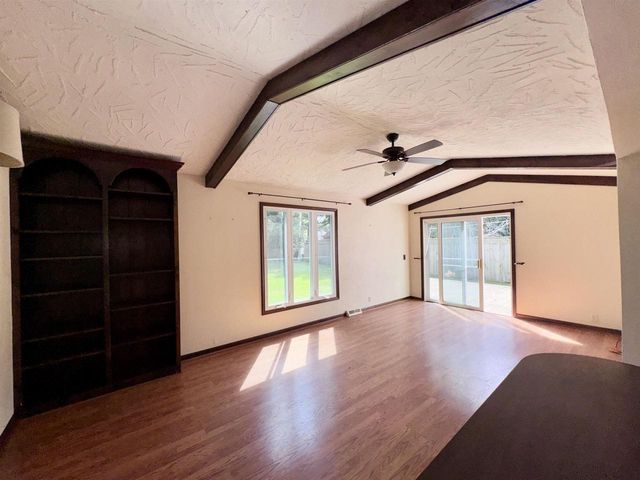 127 S Harmony Drive, Janesville, WI 53545