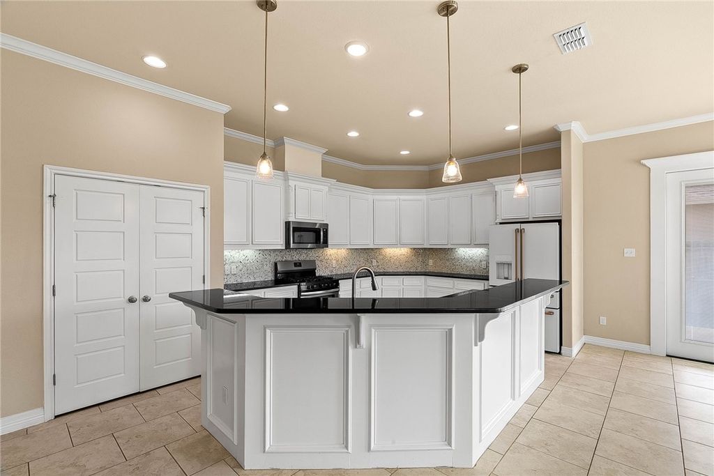 1717 Sea Oak Dr, Corpus Christi, TX 78418 — photo 5