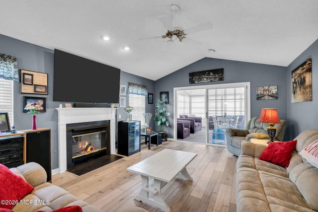 11 Sandhurst Court, Toms River, NJ 08757