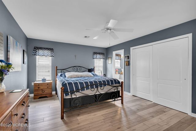 11 Sandhurst Court, Toms River, NJ 08757