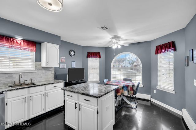 11 Sandhurst Court, Toms River, NJ 08757