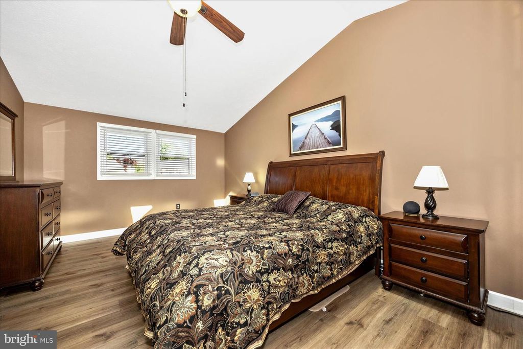 Image 19 of property listing at 19708 MIDAS CT, Gaithersburg, MD 20879