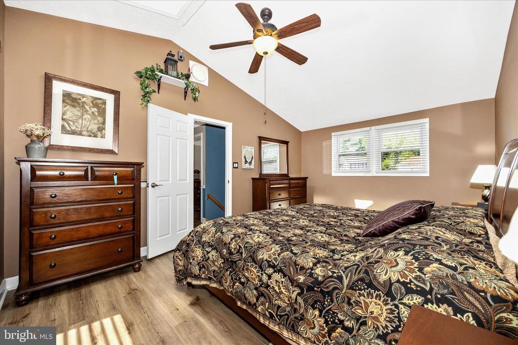 Image 20 of property listing at 19708 MIDAS CT, Gaithersburg, MD 20879