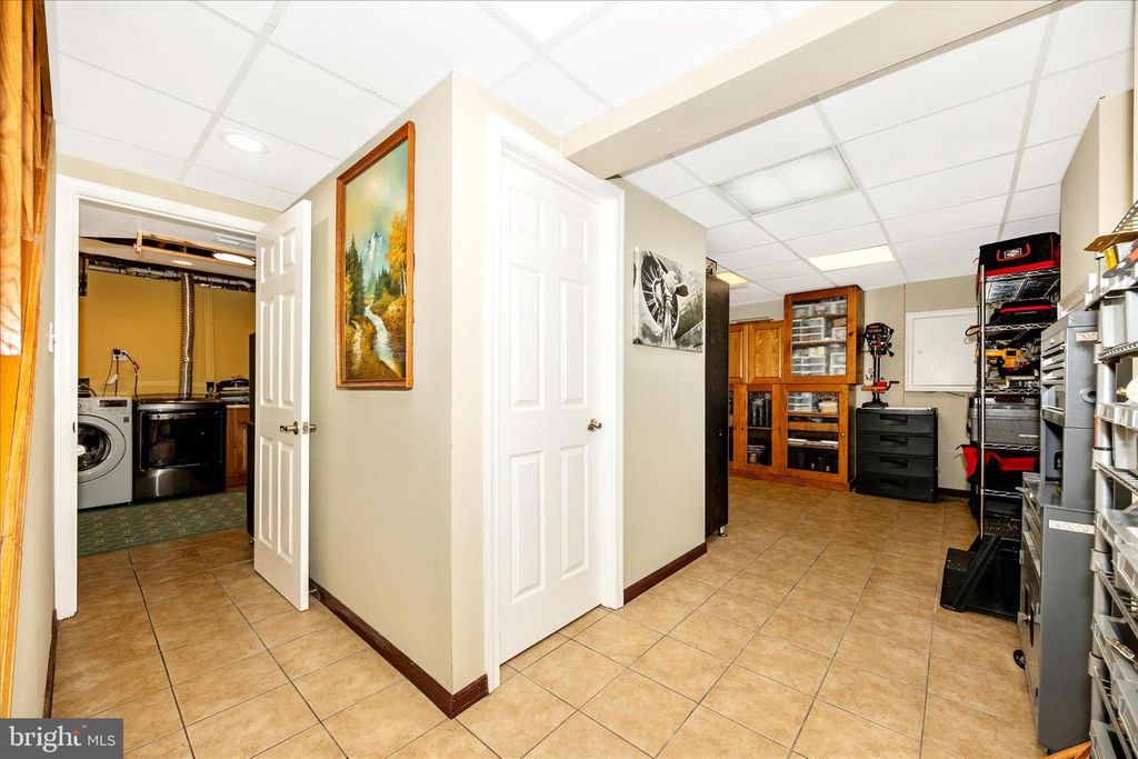 Image 33 of property listing at 19708 MIDAS CT, Gaithersburg, MD 20879