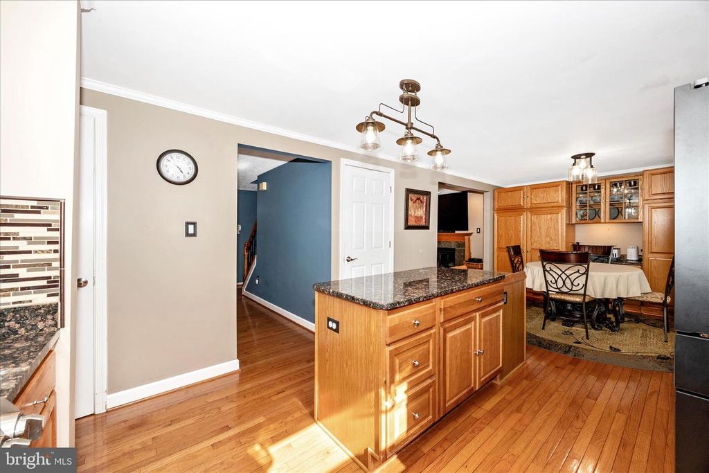Image 9 of property listing at 19708 MIDAS CT, Gaithersburg, MD 20879