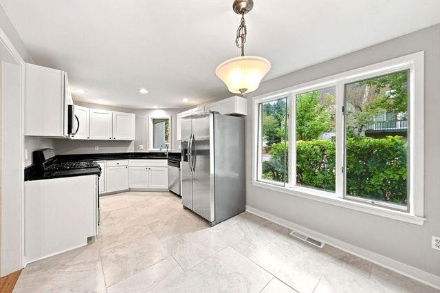 34 Woodland Park Dr 34, Haverhill, MA 01830