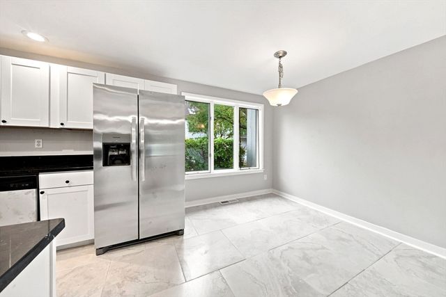 34 Woodland Park Dr 34, Haverhill, MA 01830