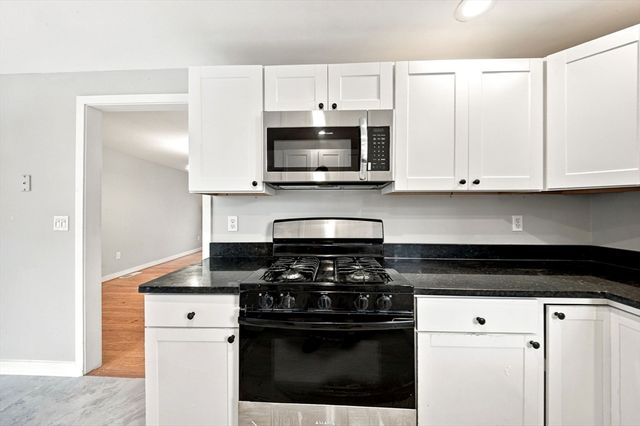 34 Woodland Park Dr 34, Haverhill, MA 01830