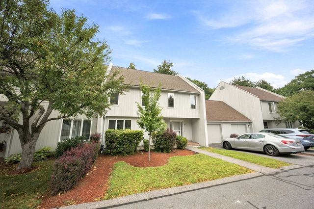 34 Woodland Park Dr 34, Haverhill, MA 01830