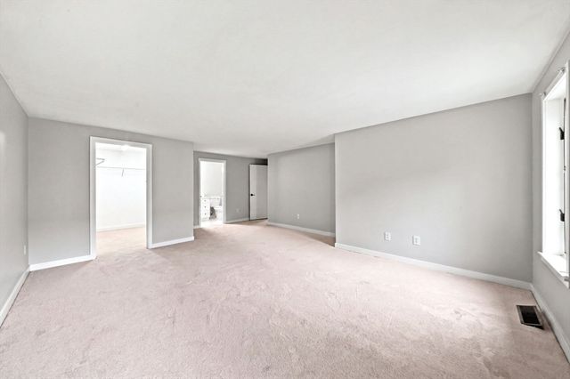 34 Woodland Park Dr 34, Haverhill, MA 01830