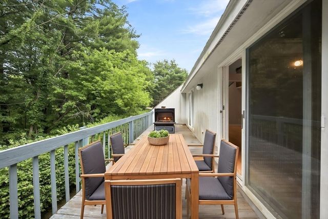 34 Woodland Park Dr 34, Haverhill, MA 01830