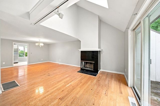 34 Woodland Park Dr 34, Haverhill, MA 01830